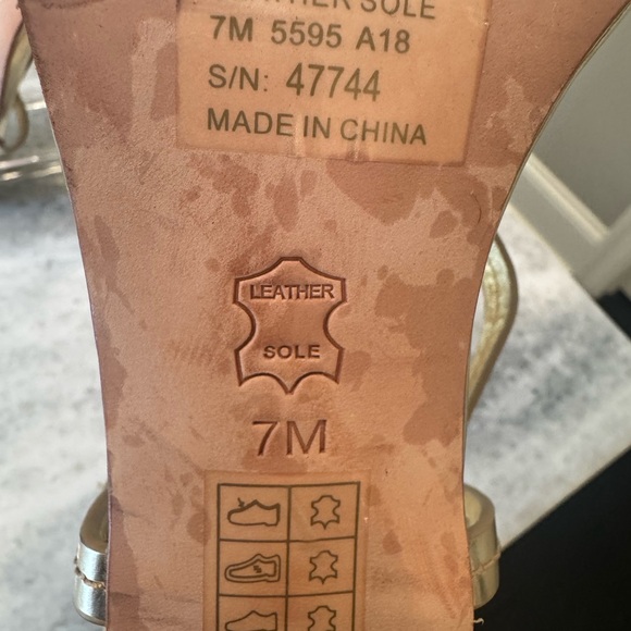 Tory Burch Gold Metallic Women's Sandals size 7 - Picture 6 of 8